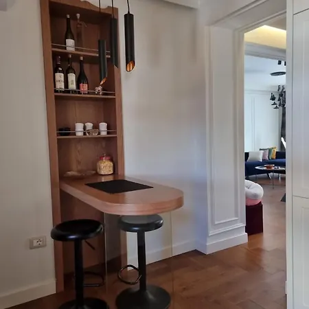 Ema Apartment *